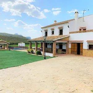 https://casa-rural-con-chimenea-piscina-y-barbacoa.es-andalucia.com